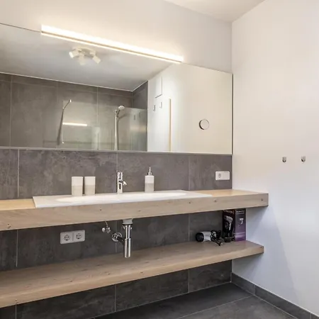 Zentral Apartment *